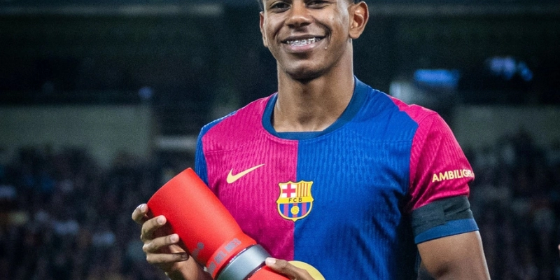 Cầu Thủ Lamine Yamal