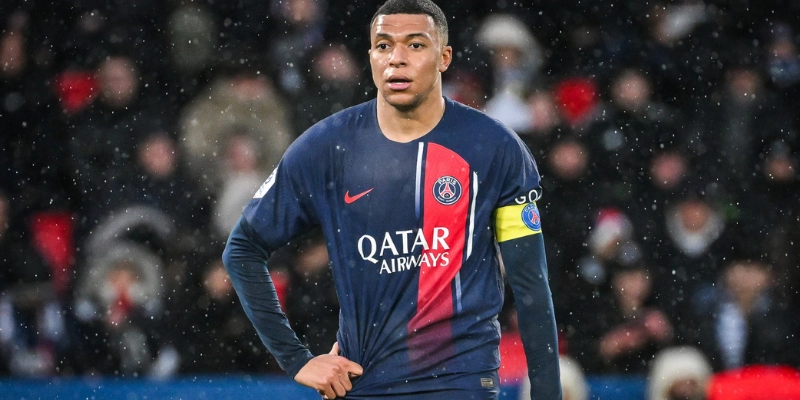 Cầu Thủ Mbappé