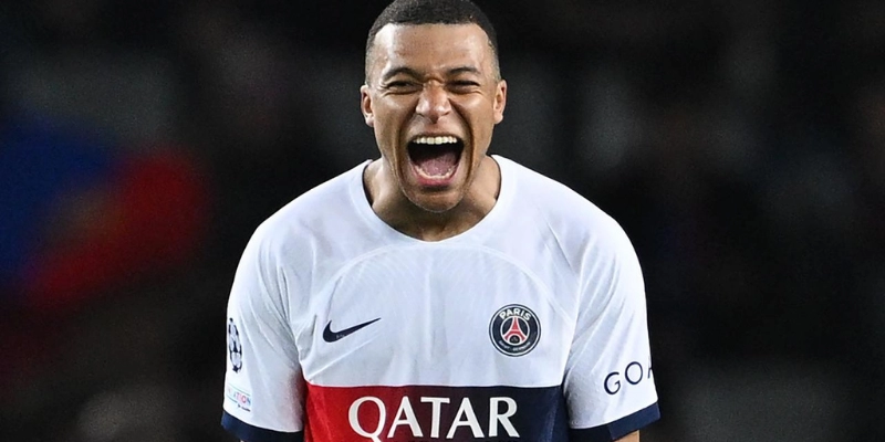 Cầu Thủ Mbappé